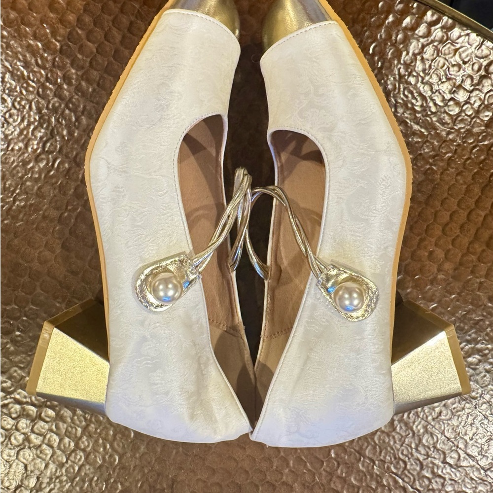 Elegant White and Gold Women's Shoes